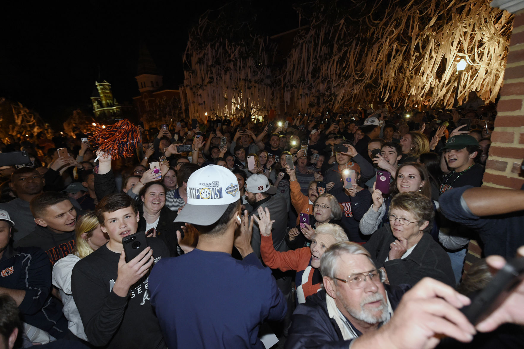 Auburn Celebrates SEC Tounament Championship at Toomers Corner
